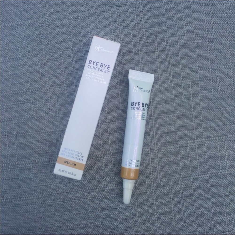It cosmetics bye bye Concealer medium